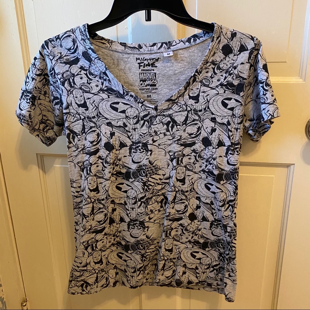 Marvel Gray and Black Short Sleeve Tee M Jr's